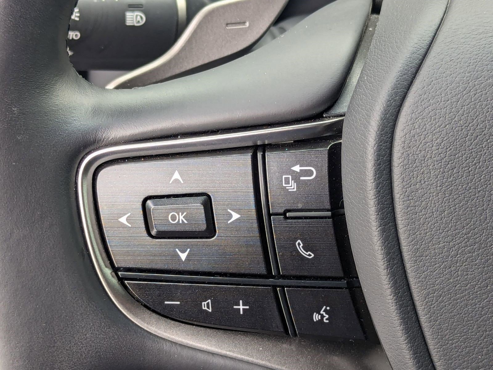 Certified 2025 Lexus ES 300h w/ Luxury Package image 27