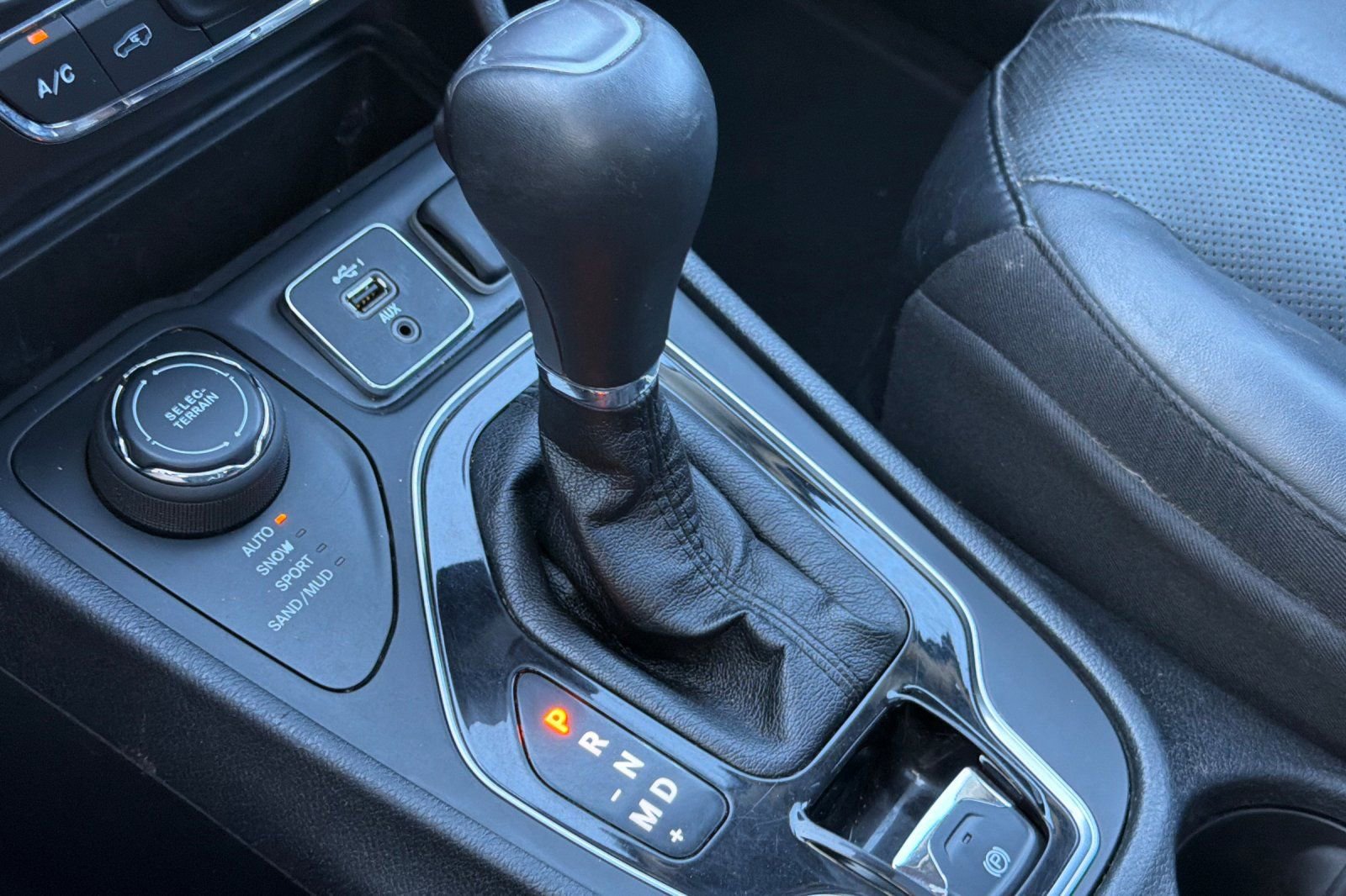 Used 2020 Jeep Cherokee Limited image 22