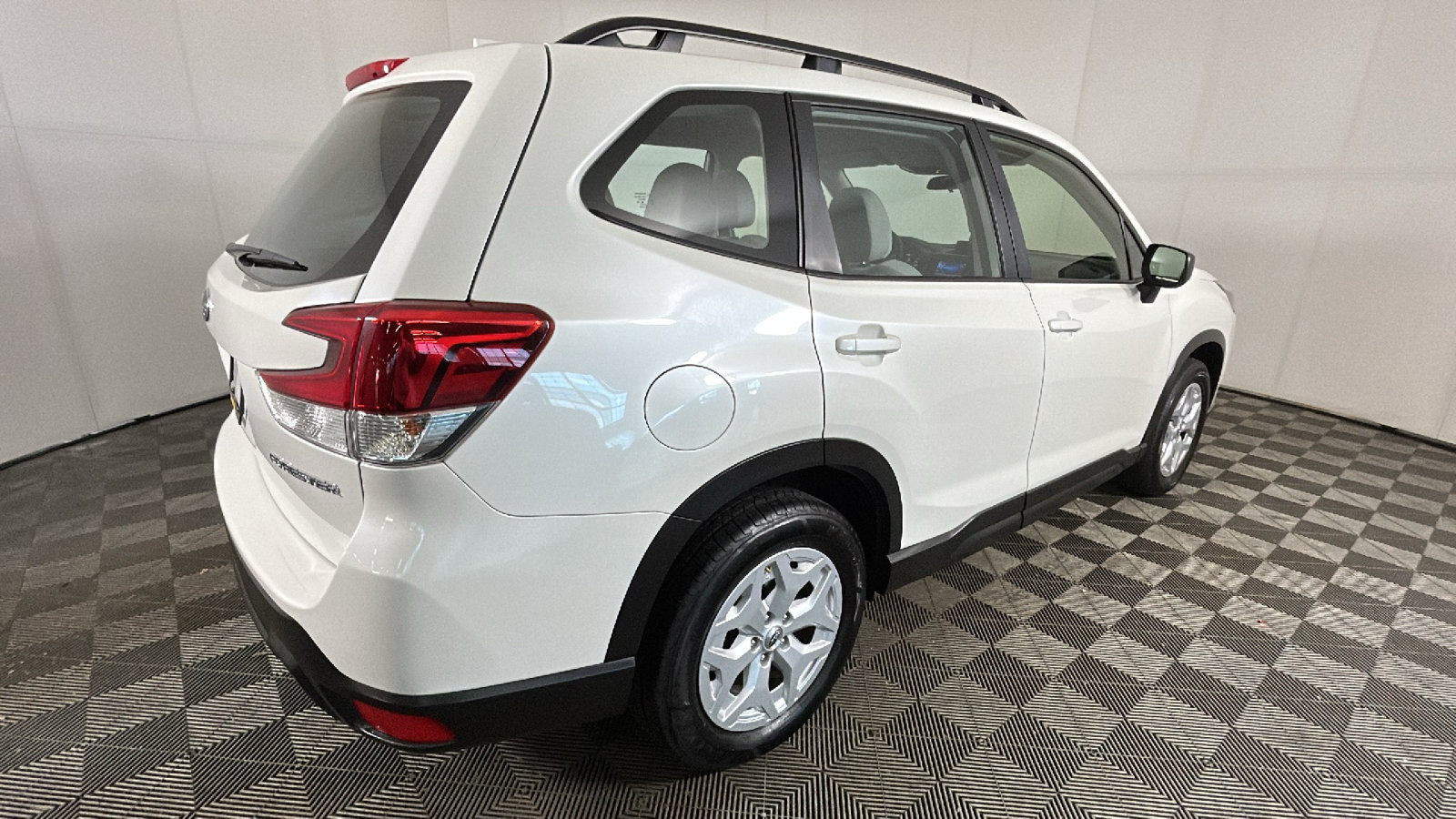 Used 2023 Subaru Forester AWD/4WD image 3