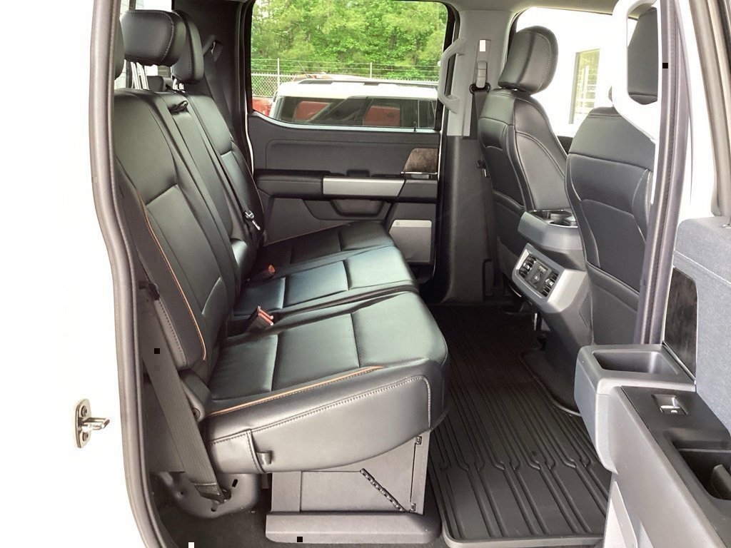 New 2025 Ford F250 Lariat w/ FX4 Off-Road Package image 32