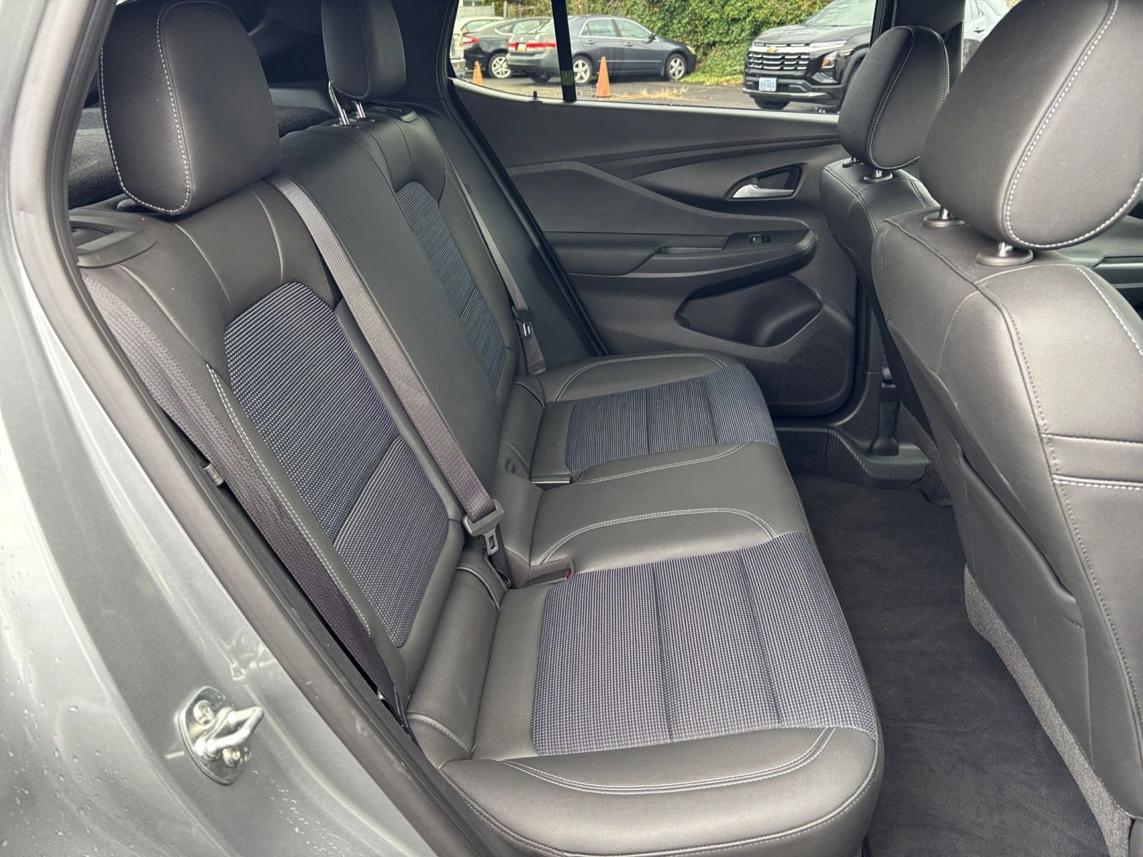 Used 2025 Buick Envista Preferred image 39