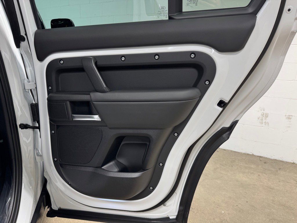 New 2025 Land Rover Defender 110 V8 image 36