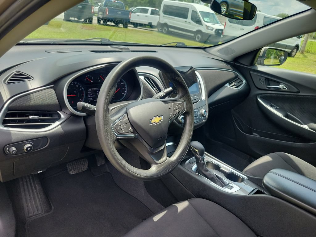 Used 2023 Chevrolet Malibu LT FWD image 18