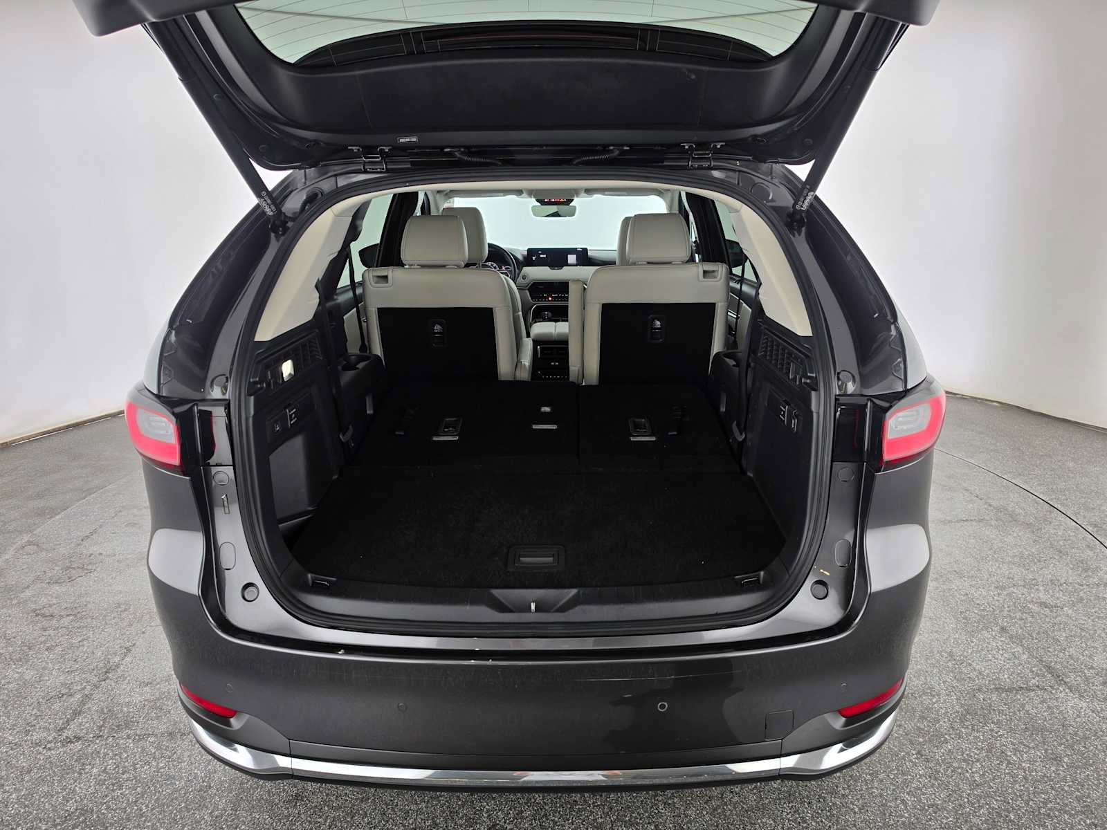 Used 2024 MAZDA CX-90 Plug-In Hybrid w/ Premium Plus AWD/4WD image 16