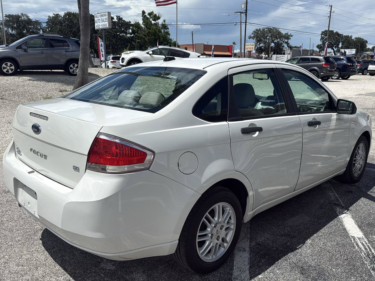 Used 2011 Ford Focus SE w/ 201A Rapid Spec Order Code FWD image 5