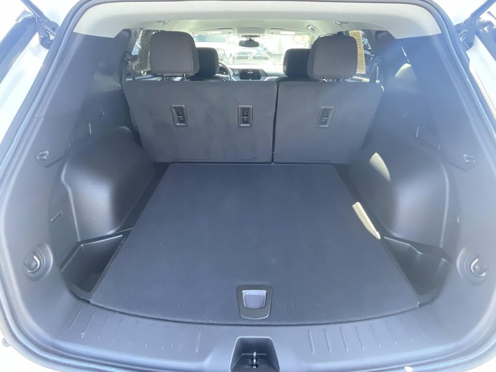 Used 2022 Chevrolet Blazer LT FWD image 11