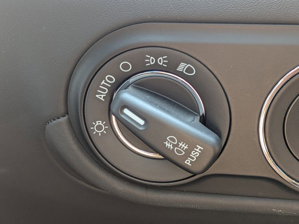 Used 2022 Maserati Levante GT image 26