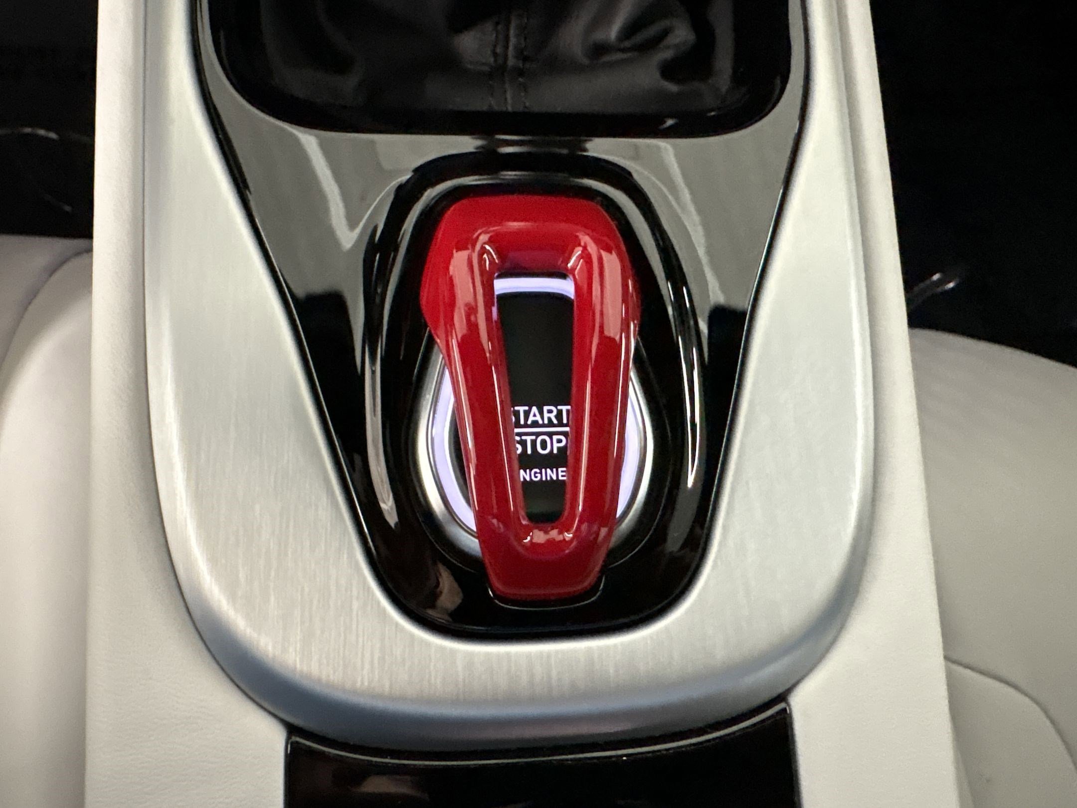 Used 2025 Lotus Emira RWD image 26