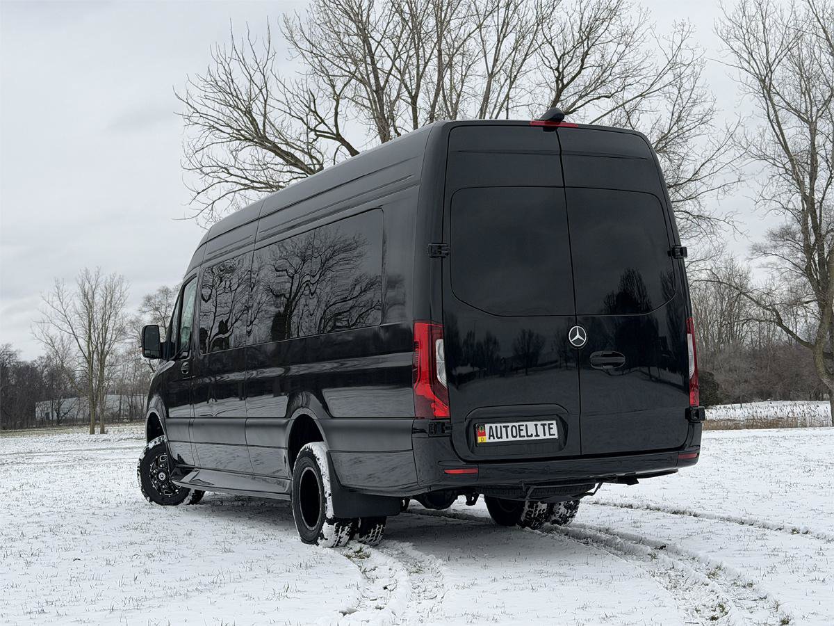 Used 2024 Mercedes-Benz Sprinter 3500 image 32
