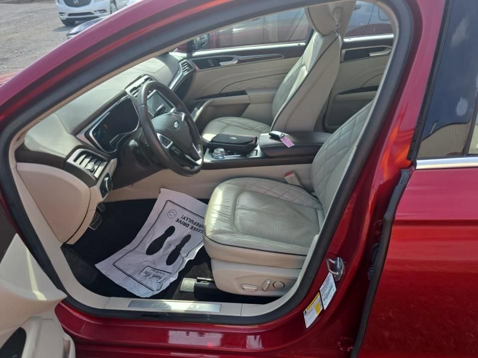 Used 2017 Ford Fusion Platinum image 2