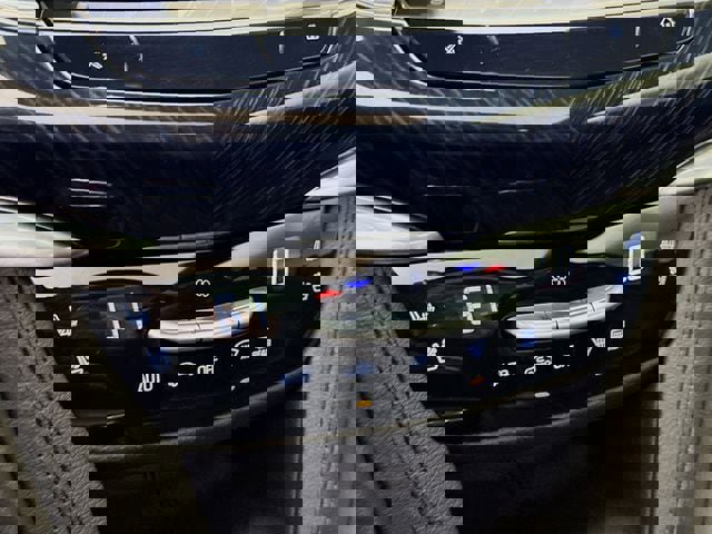 Used 2024 Cadillac XT6 Premium Luxury w/ Technology Package image 18