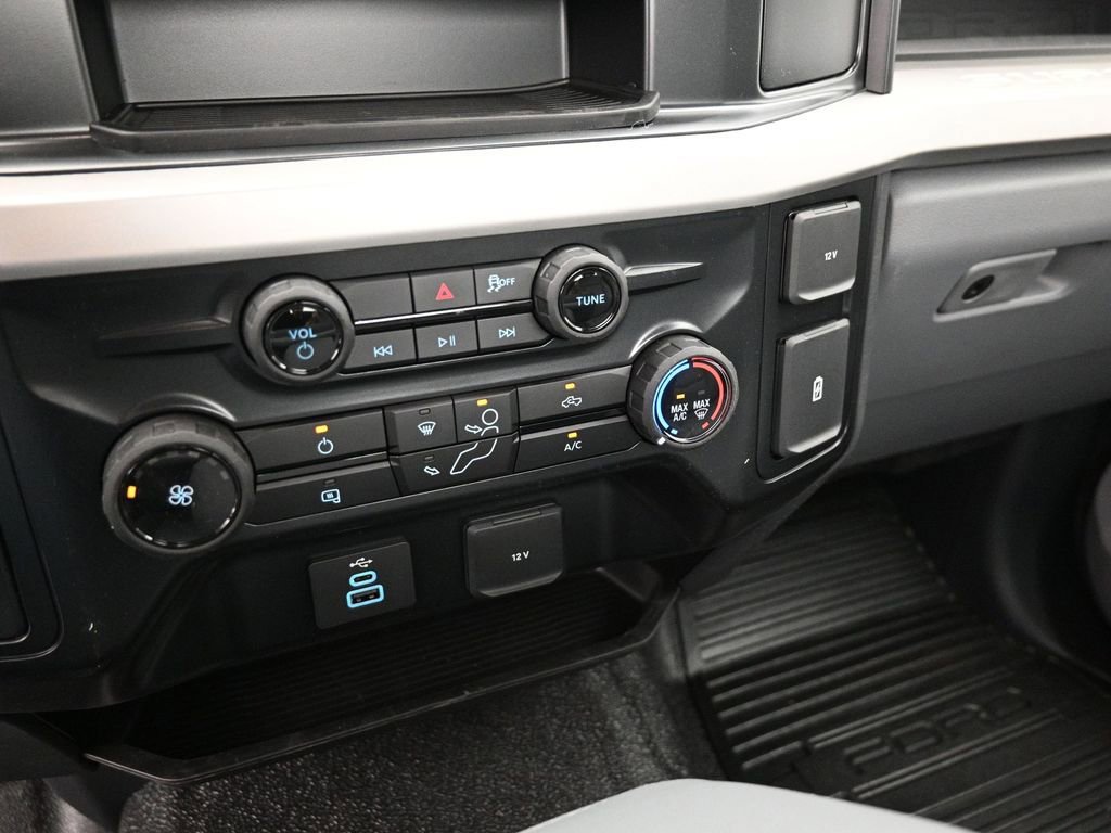 New 2025 Ford F550 2WD Regular Cab Super Duty image 16