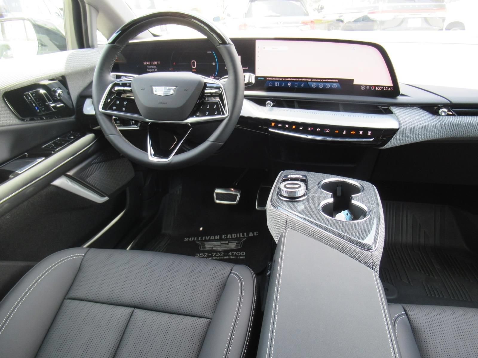 Certified 2025 Cadillac Optiq Sport 2 w/ LPO, Floor Liner Package AWD/4WD image 15