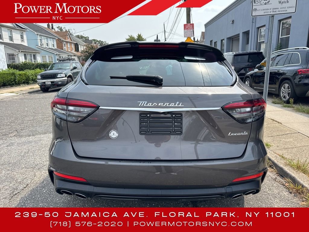 Used 2023 Maserati Levante Modena image 4