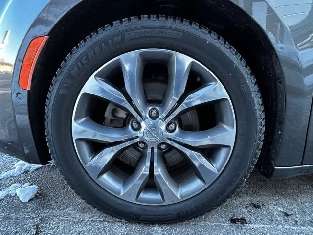 Used 2020 Chrysler Pacifica Limited w/ Tire & Wheel Group image 8