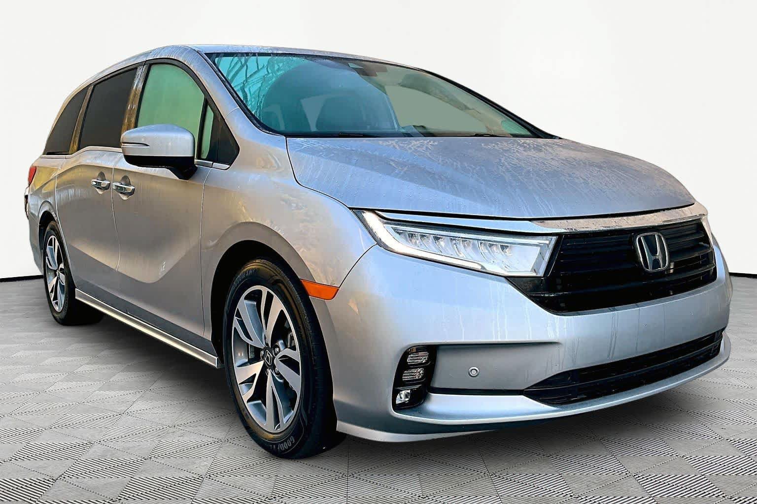 Used 2022 Honda Odyssey Touring image 2