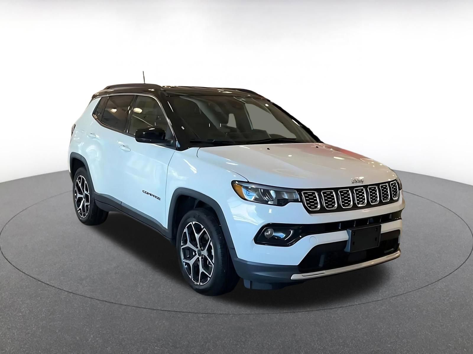 Used 2025 Jeep Compass Limited image 3