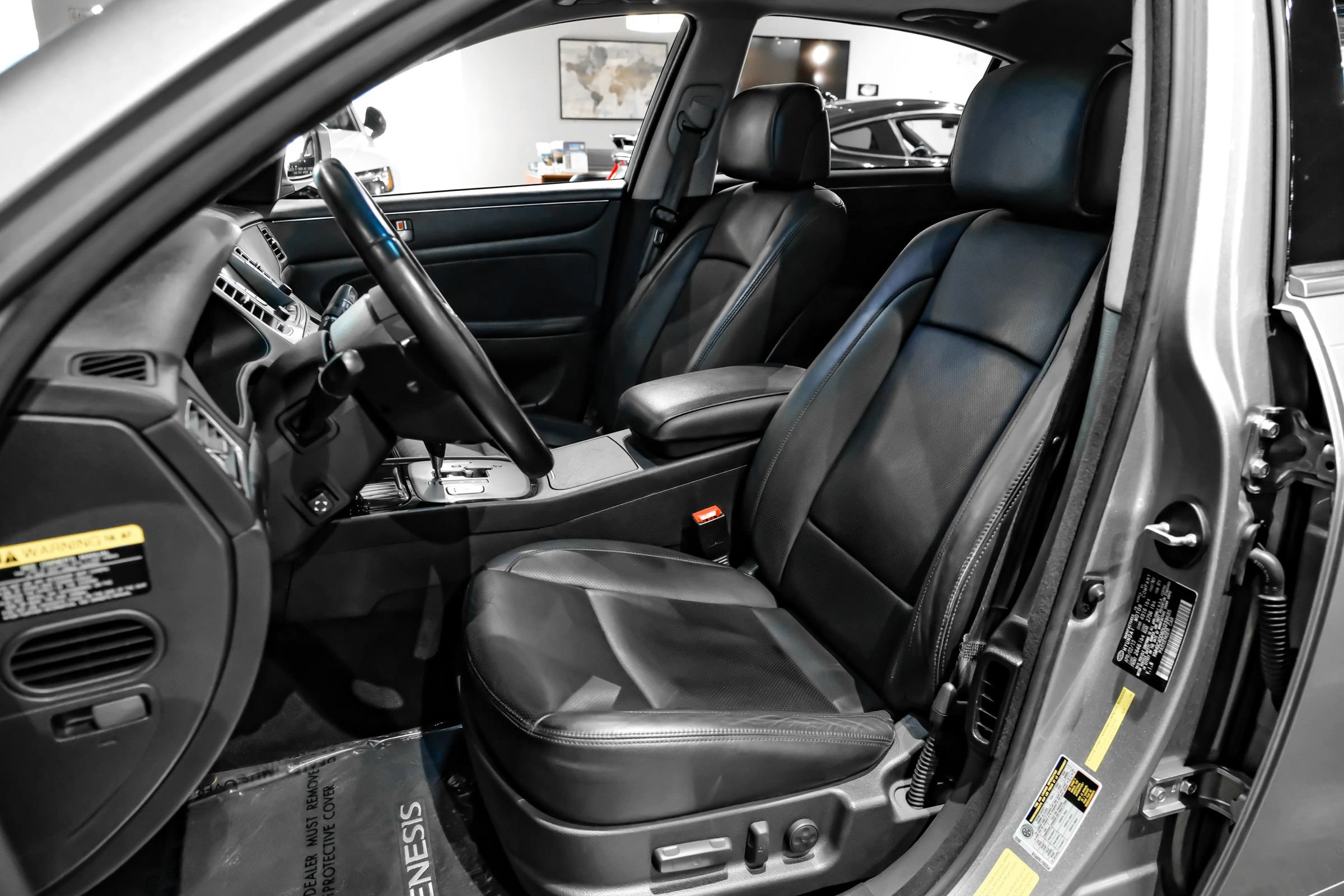 Used 2013 Hyundai Genesis 3.8 w/ Premium Pkg RWD image 27