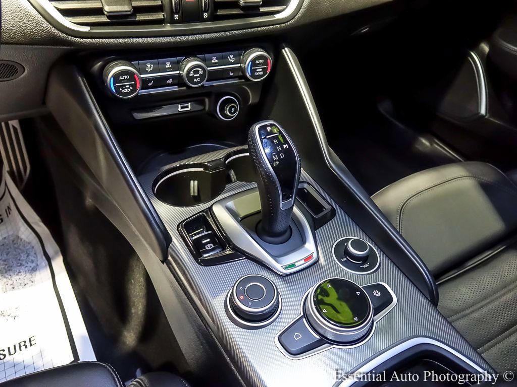 Used 2023 Alfa Romeo Giulia Veloce image 25