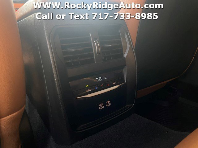 Used 2025 BMW 330i xDrive Sedan w/ Premium Package image 30