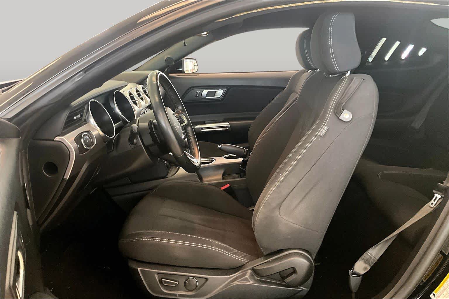 Used 2020 Ford Mustang GT RWD image 6