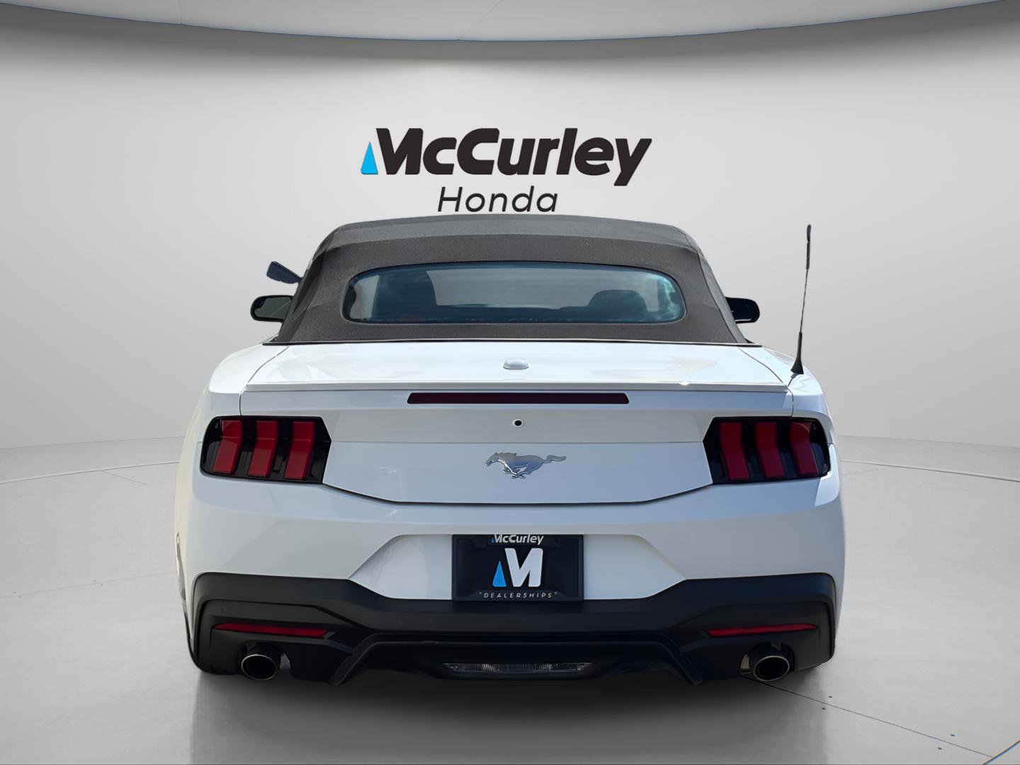 Used 2025 Ford Mustang Premium RWD image 4