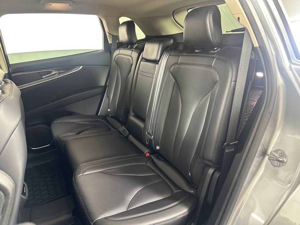 Used 2022 Lincoln Nautilus Reserve AWD/4WD image 21
