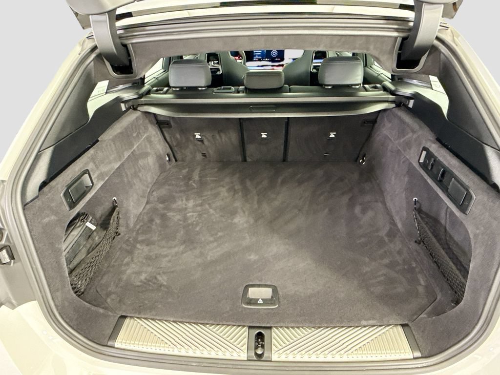Used 2025 BMW M5 Touring AWD/4WD image 28