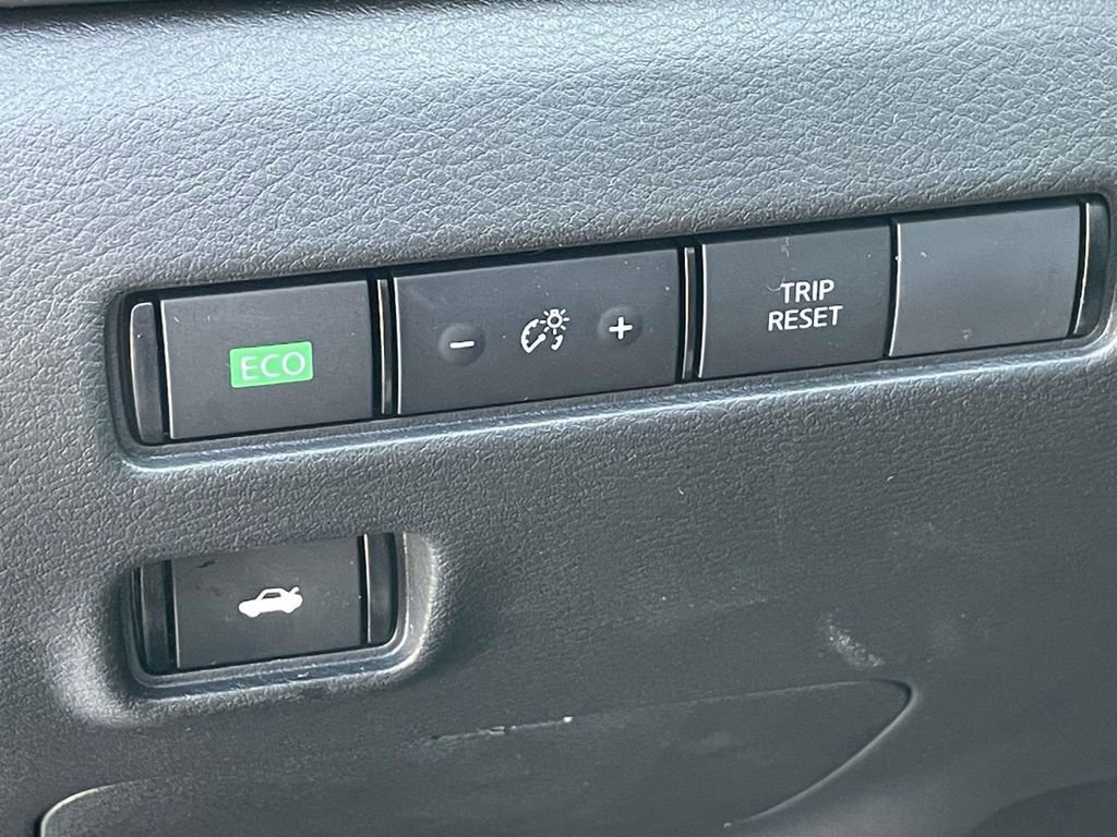 Used 2025 Nissan Sentra S image 17