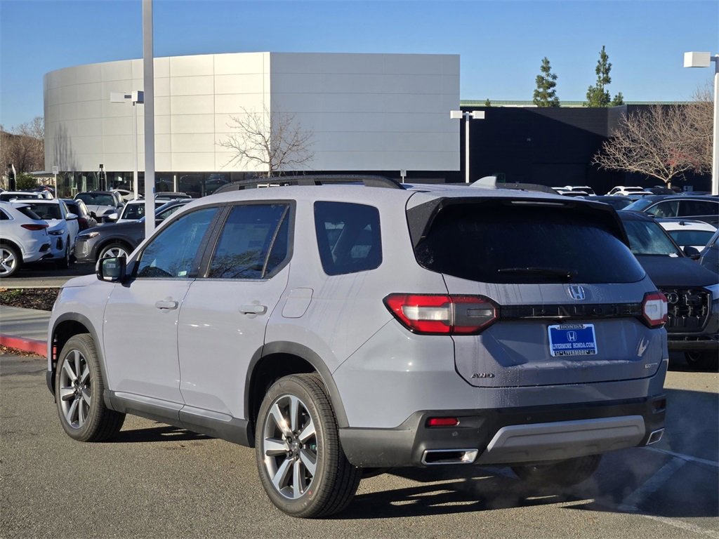 New 2025 Honda Pilot Touring image 6