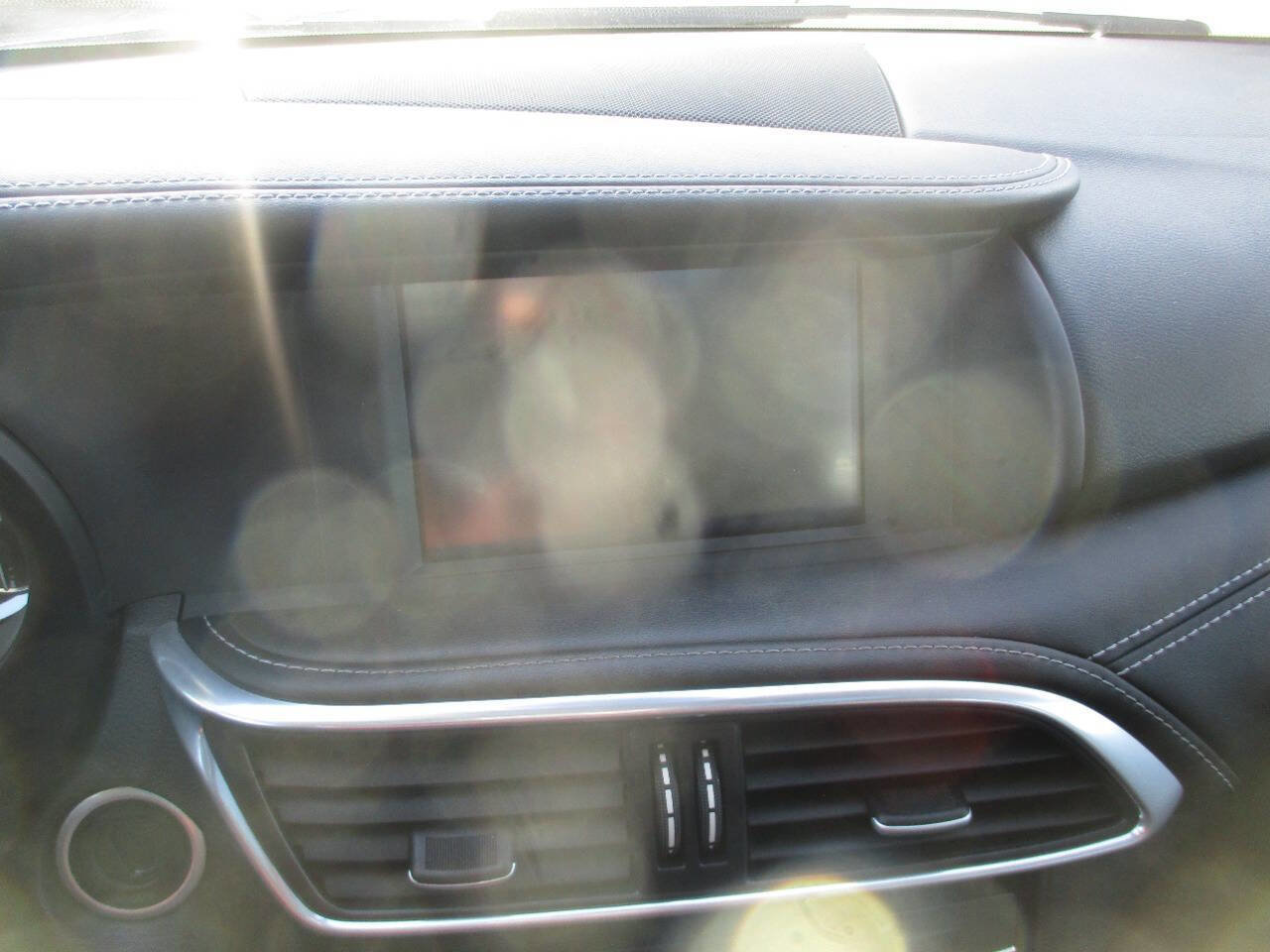 Used 2018 INFINITI QX30 AWD image 23