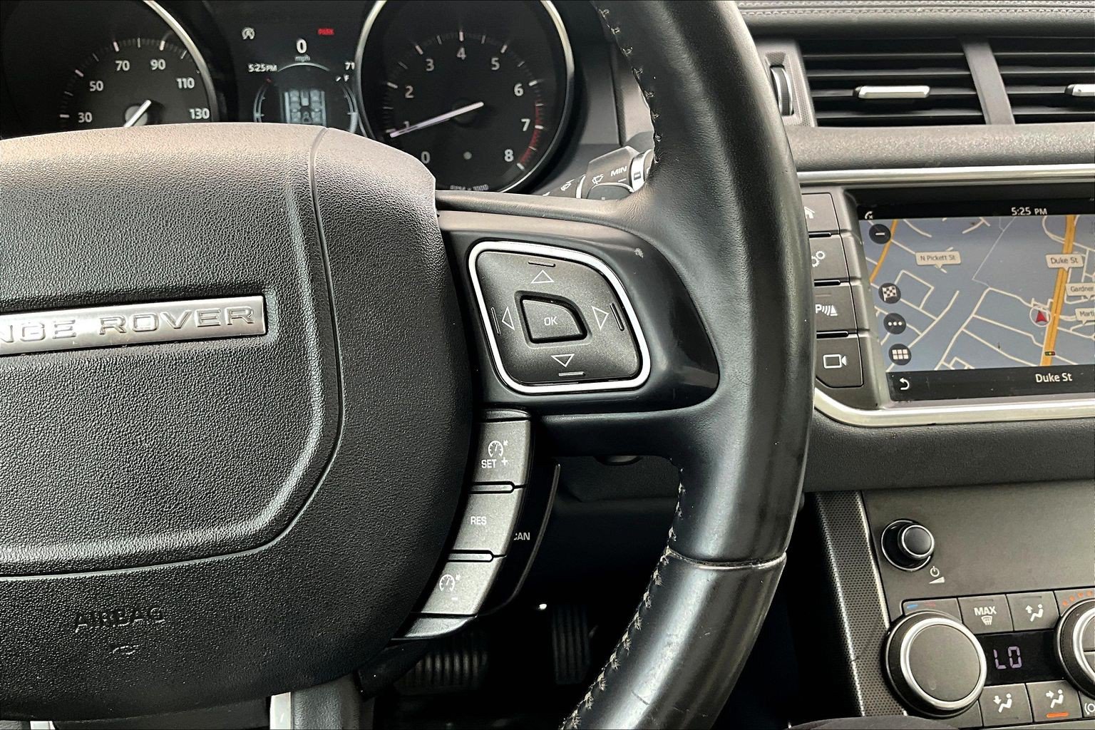Used 2019 Land Rover Range Rover Evoque SE AWD/4WD image 20
