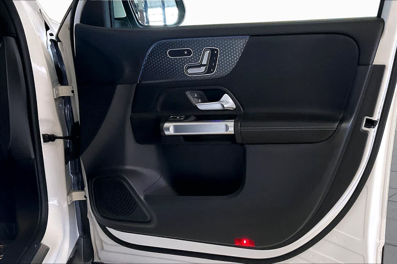 Used 2024 Mercedes-Benz GLB 250 image 20