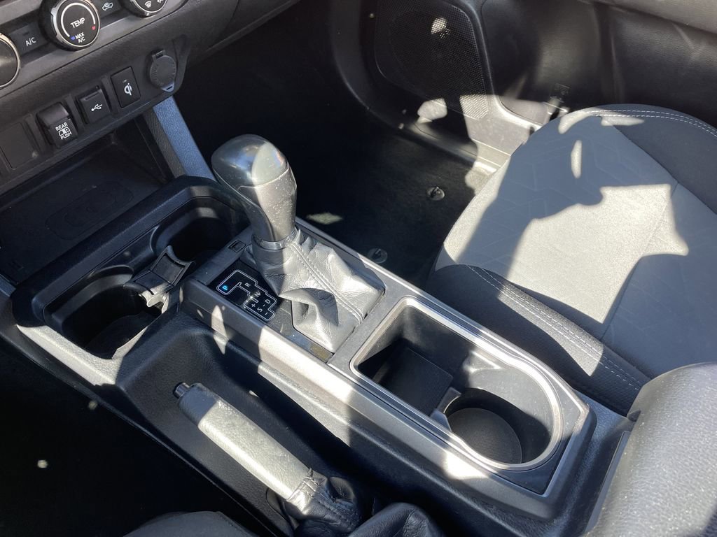Used 2020 Toyota Tacoma TRD Off-Road AWD/4WD image 20