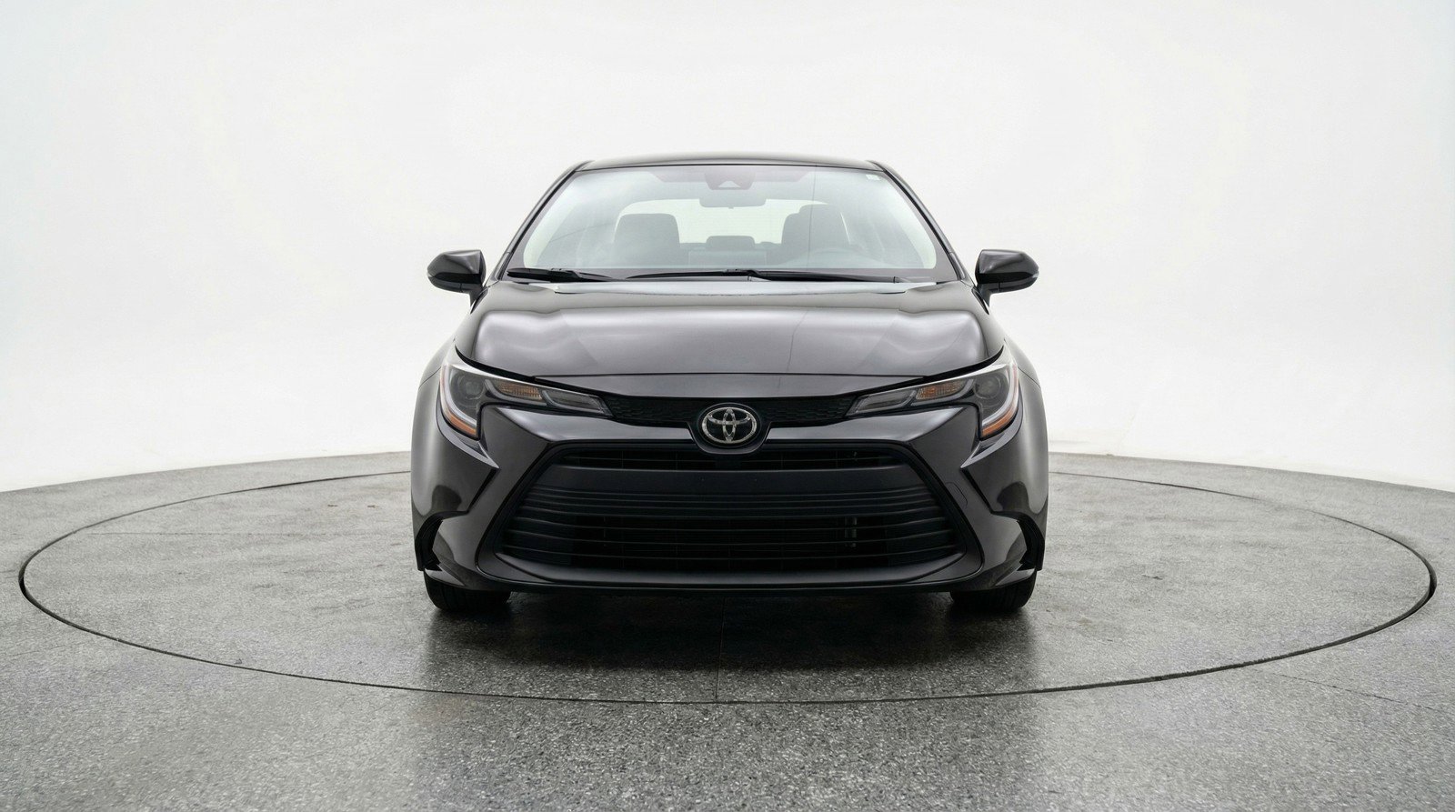Used 2025 Toyota Corolla LE image 2