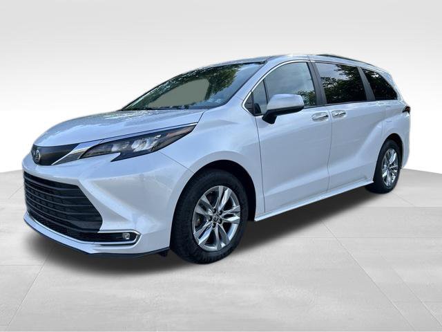 Used 2024 Toyota Sienna XLE w/ XLE Plus Package AWD/4WD 360° Tour