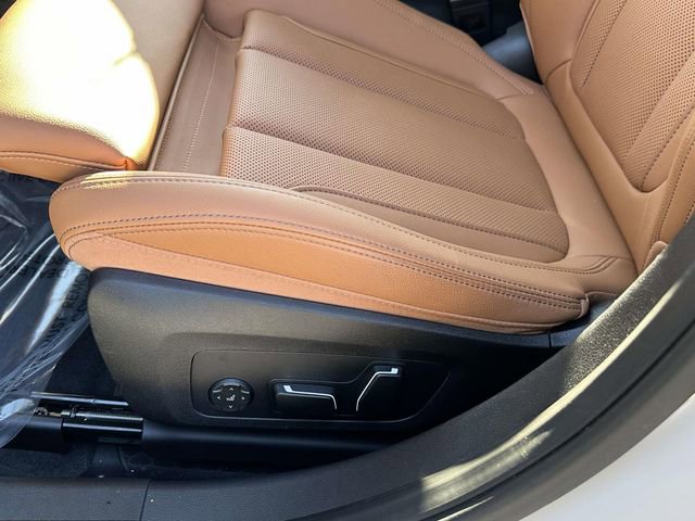 Used 2025 BMW 330i xDrive Sedan w/ Convenience Package image 26