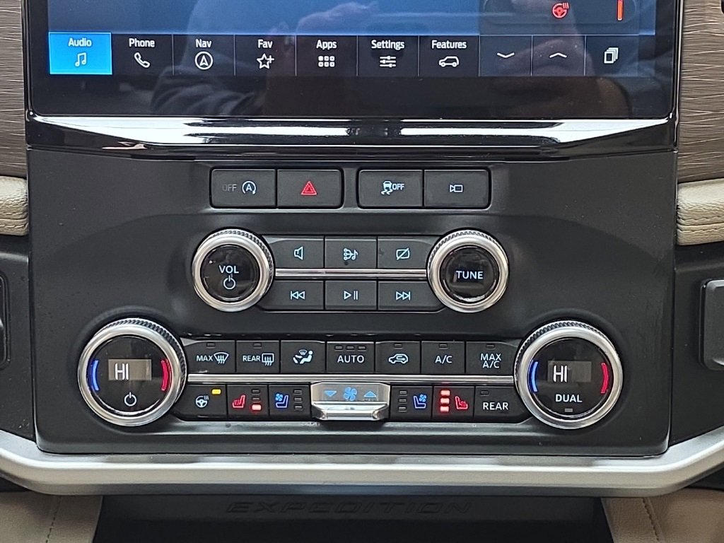 Used 2024 Ford Expedition Max Limited image 23