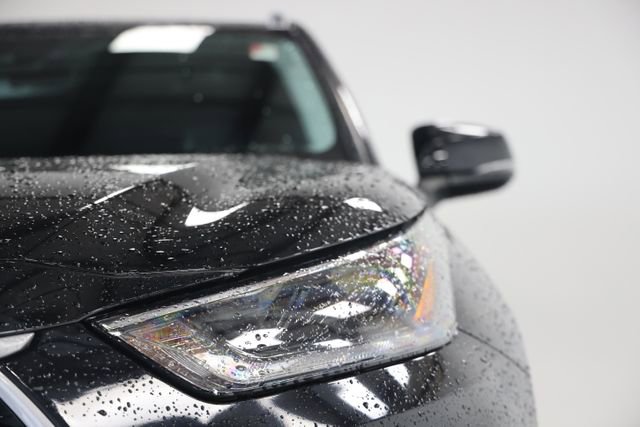 Used 2021 Toyota Highlander XLE AWD/4WD image 3