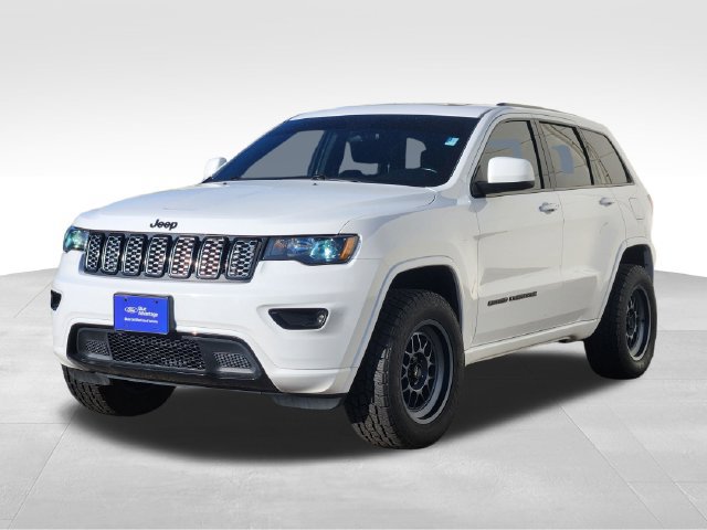 Used 2021 Jeep Grand Cherokee Laredo X AWD/4WD image 4