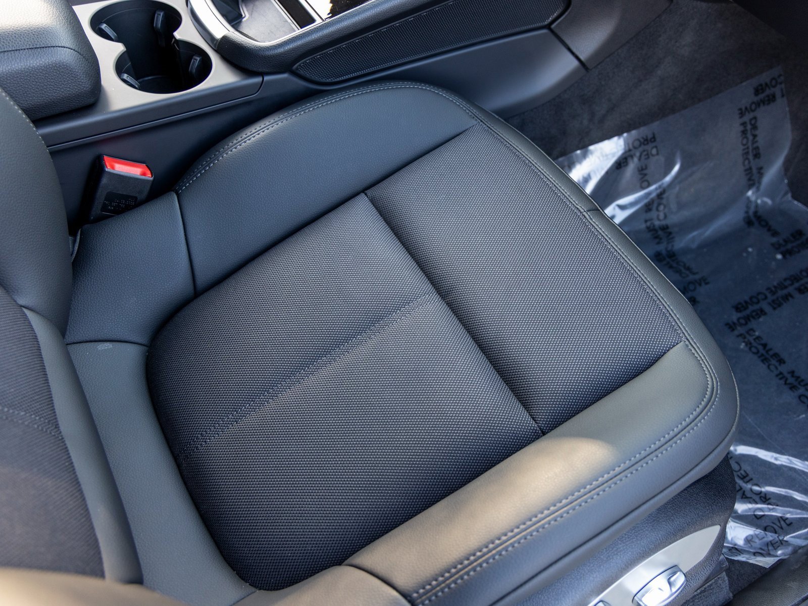 Certified 2025 Porsche Macan image 50