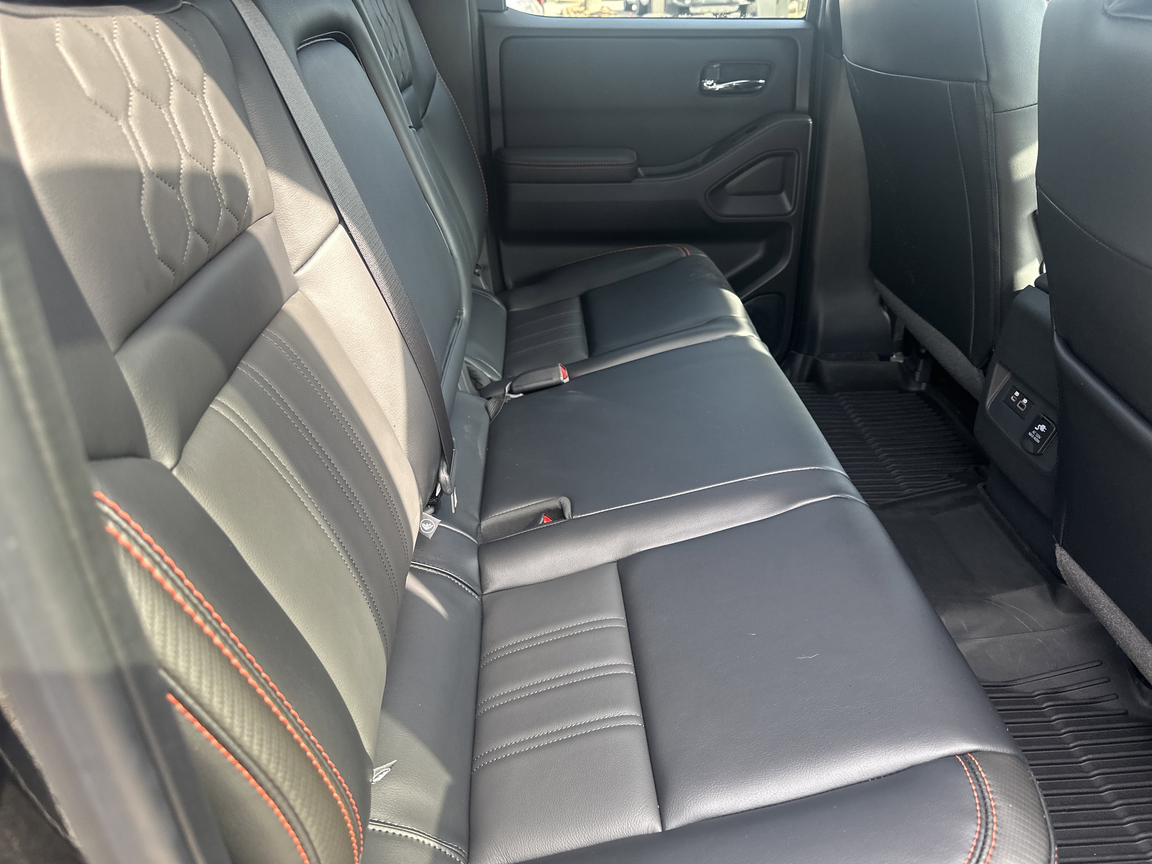 Used 2024 Nissan Frontier PRO-4X w/ Pro Premium Package image 30