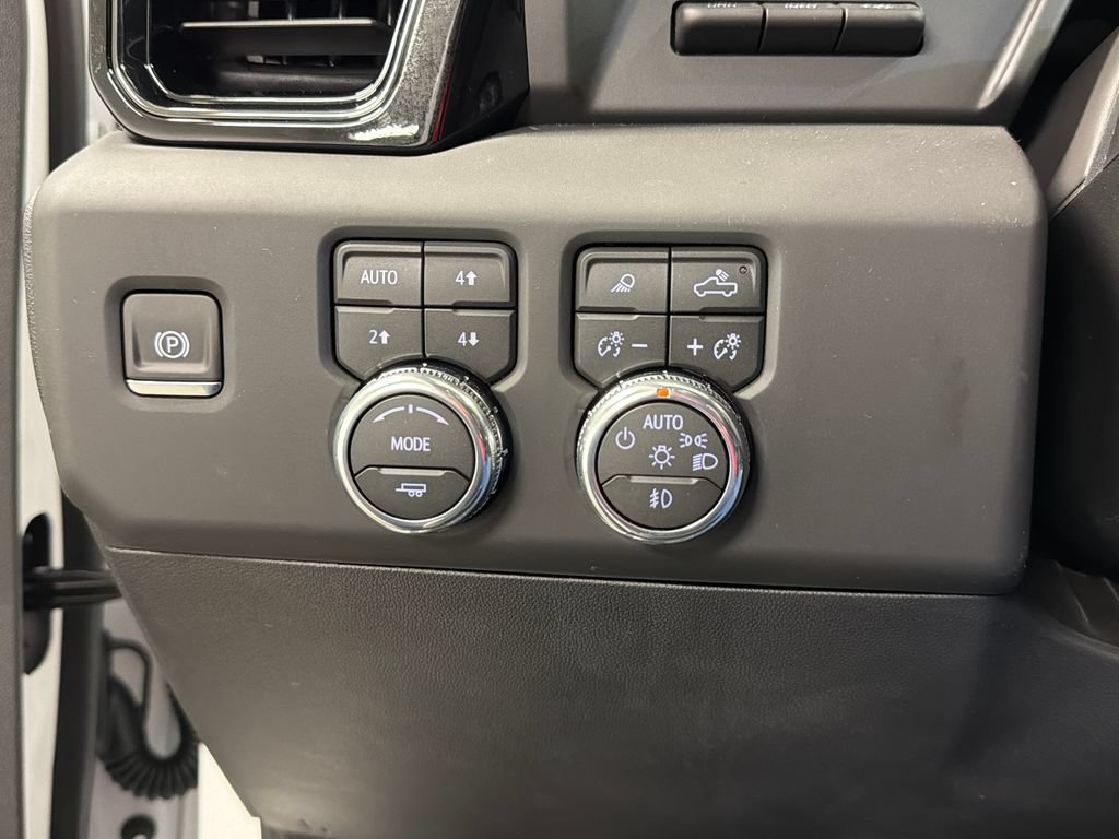 New 2026 GMC Sierra 1500 AT4 w/ AT4 Premium Package AWD/4WD image 32