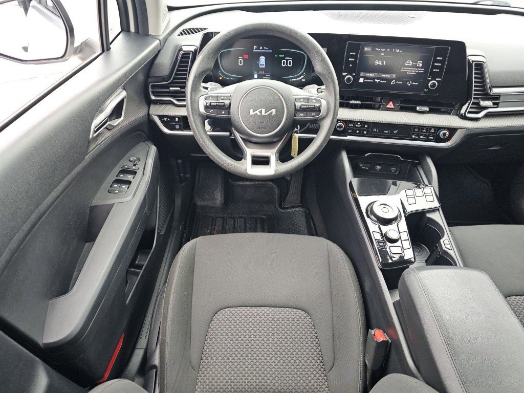 Used 2023 Kia Sportage LX image 4