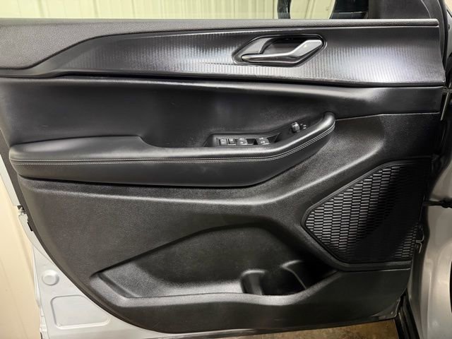 Used 2024 Jeep Grand Cherokee L Laredo image 12