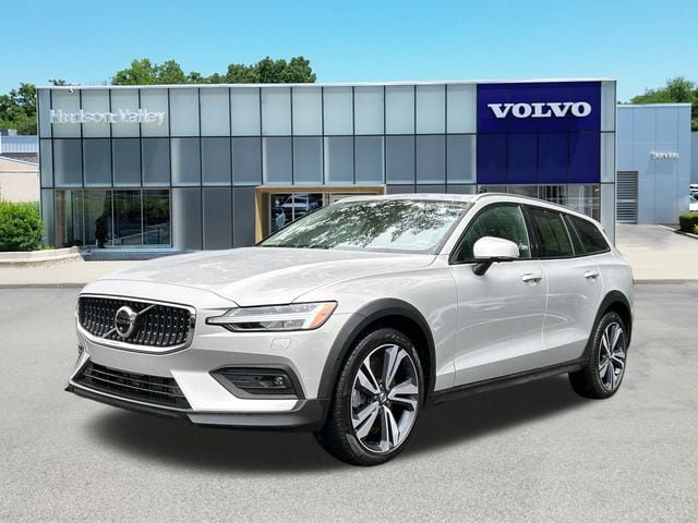 Certified 2025 Volvo V60 B5 Cross Country Plus