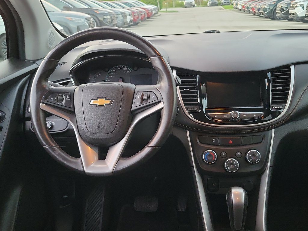 Used 2019 Chevrolet Trax LT w/ LT Convenience Package AWD/4WD image 14