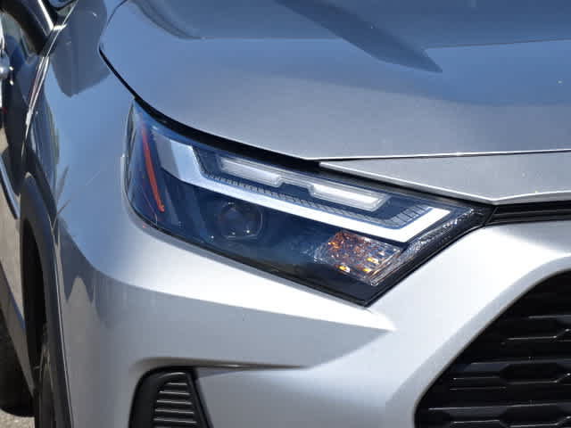 Certified 2025 Toyota RAV4 LE FWD image 5