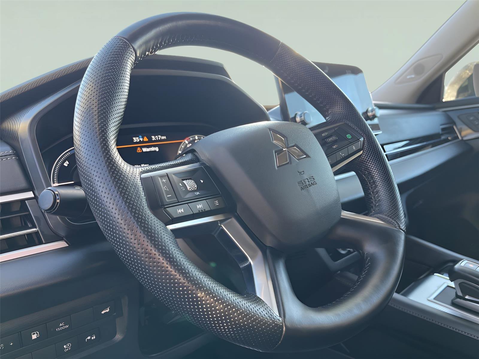 Used 2023 Mitsubishi Outlander SEL image 14