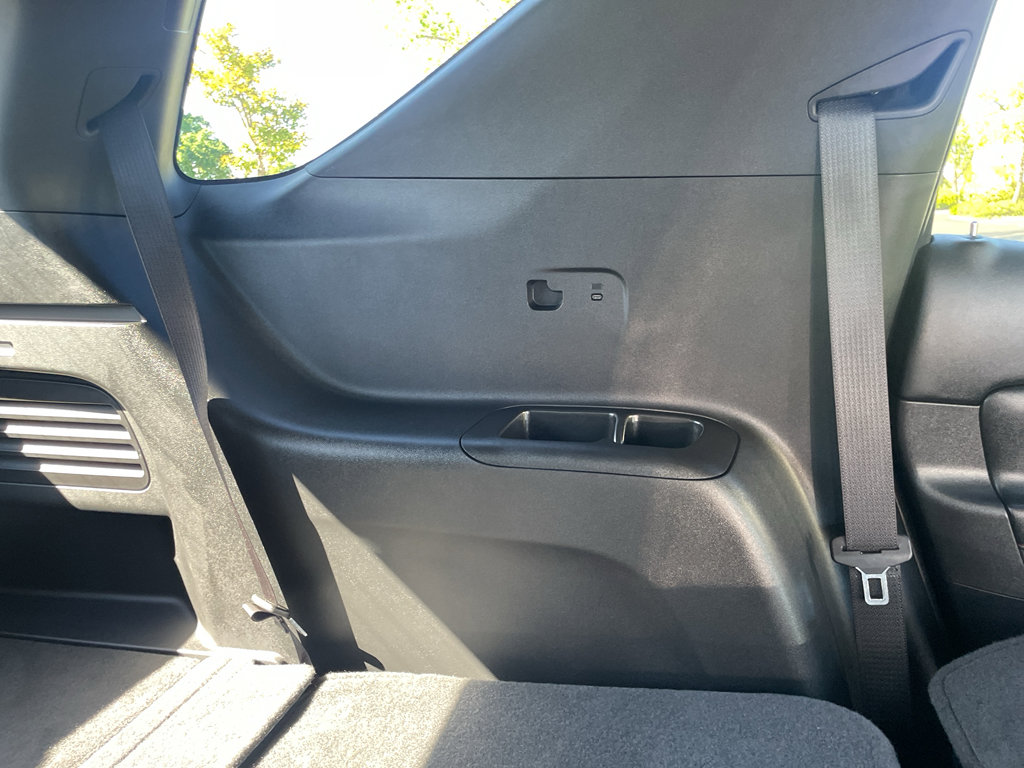 Used 2024 Chevrolet Traverse RS image 57